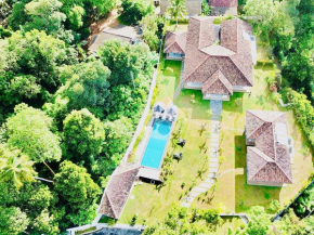Oak Tree Villa